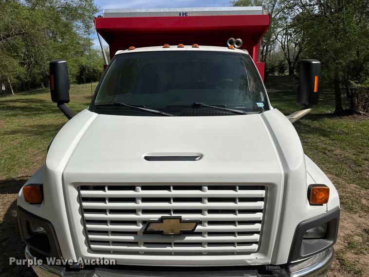 image for item ET1937 2006 Chevrolet C7500 dump truck