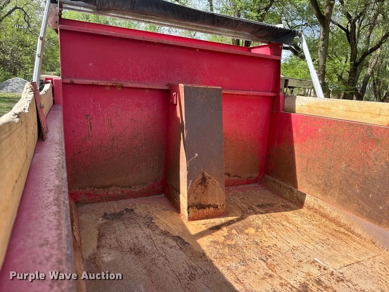 image for item ET1937 2006 Chevrolet C7500 dump truck