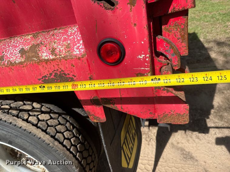 image for item ET1937 2006 Chevrolet C7500 dump truck