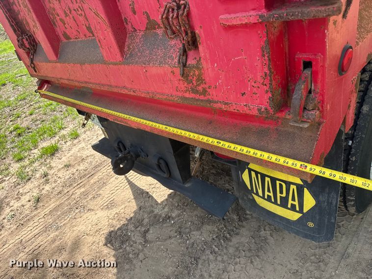 image for item ET1937 2006 Chevrolet C7500 dump truck