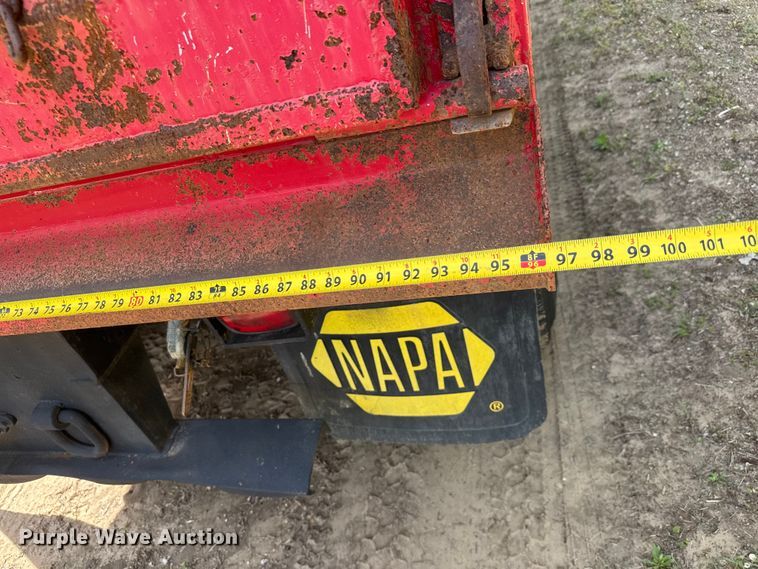 image for item ET1937 2006 Chevrolet C7500 dump truck