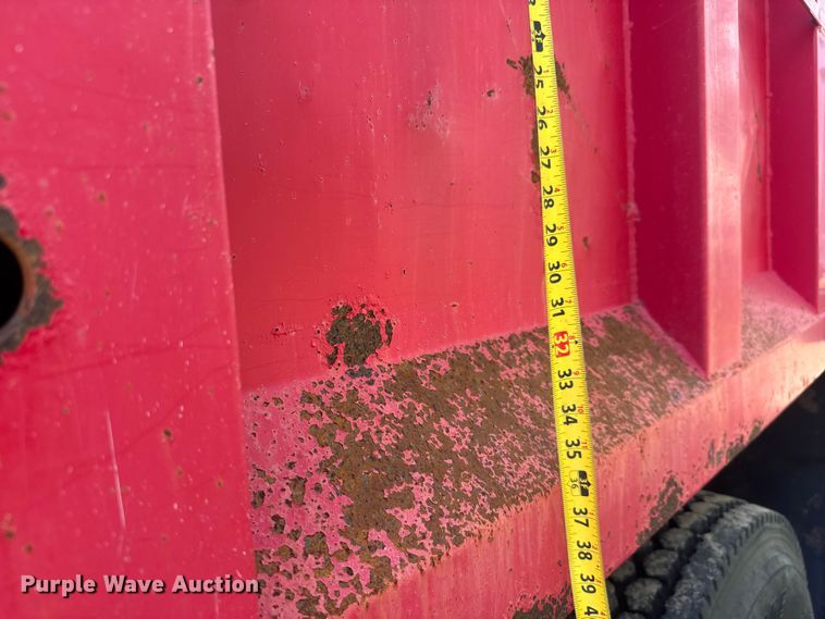 image for item ET1937 2006 Chevrolet C7500 dump truck