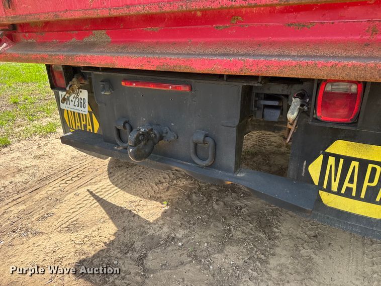 image for item ET1937 2006 Chevrolet C7500 dump truck