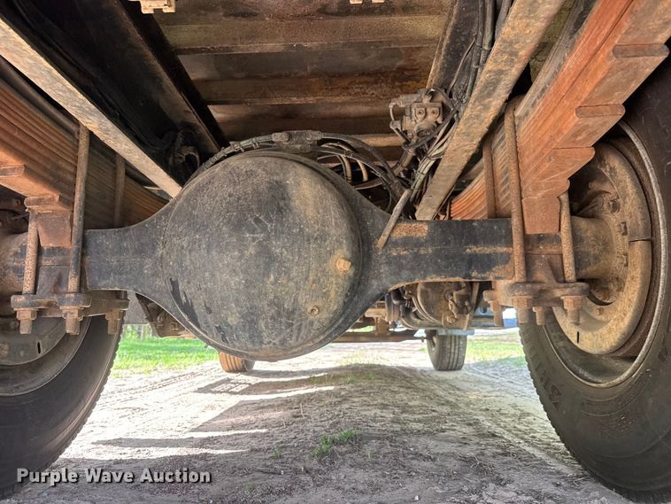 image for item ET1937 2006 Chevrolet C7500 dump truck