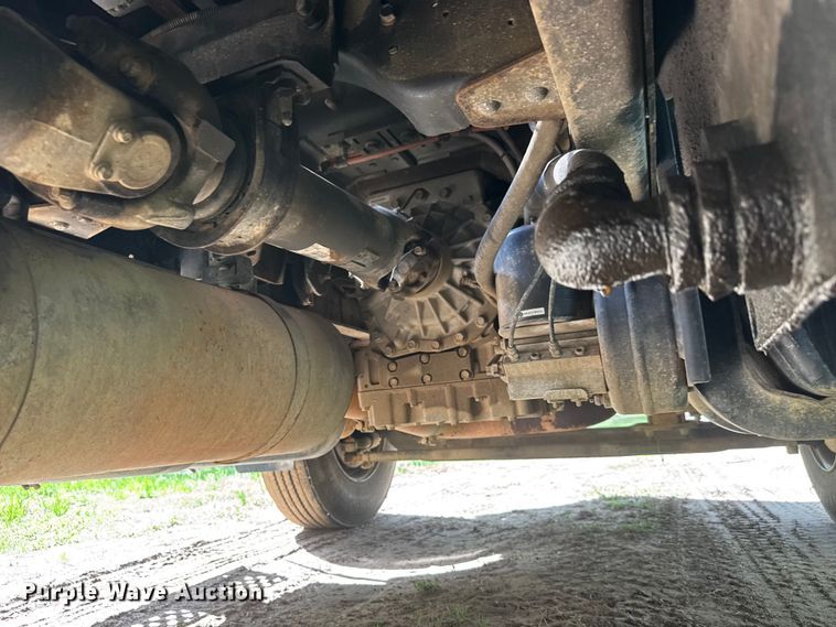 image for item ET1937 2006 Chevrolet C7500 dump truck