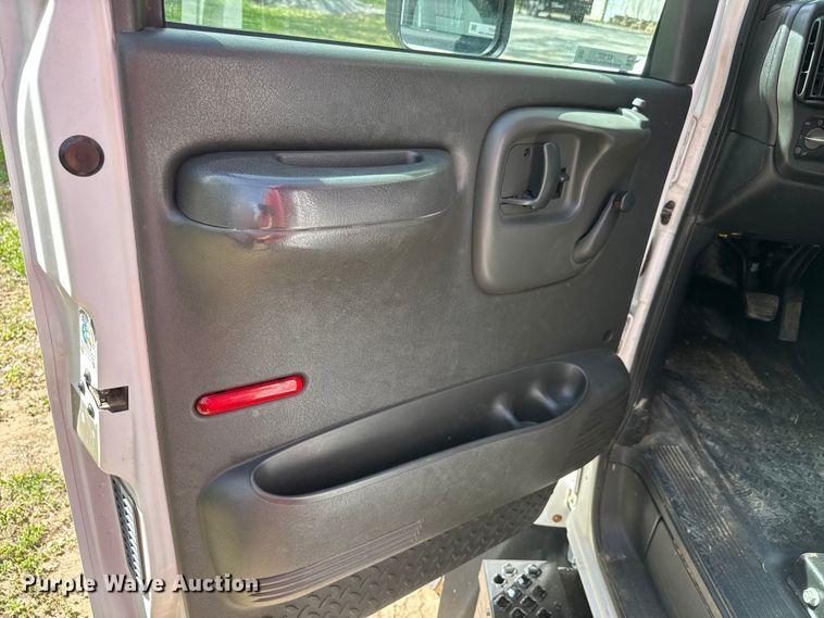 image for item ET1937 2006 Chevrolet C7500 dump truck