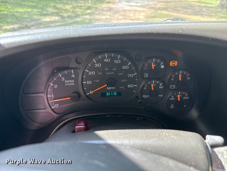 image for item ET1937 2006 Chevrolet C7500 dump truck