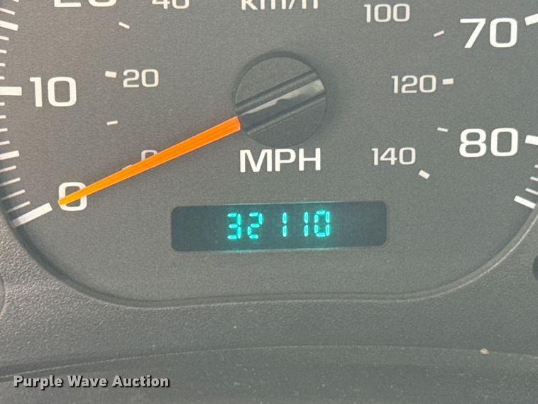 image for item ET1937 2006 Chevrolet C7500 dump truck