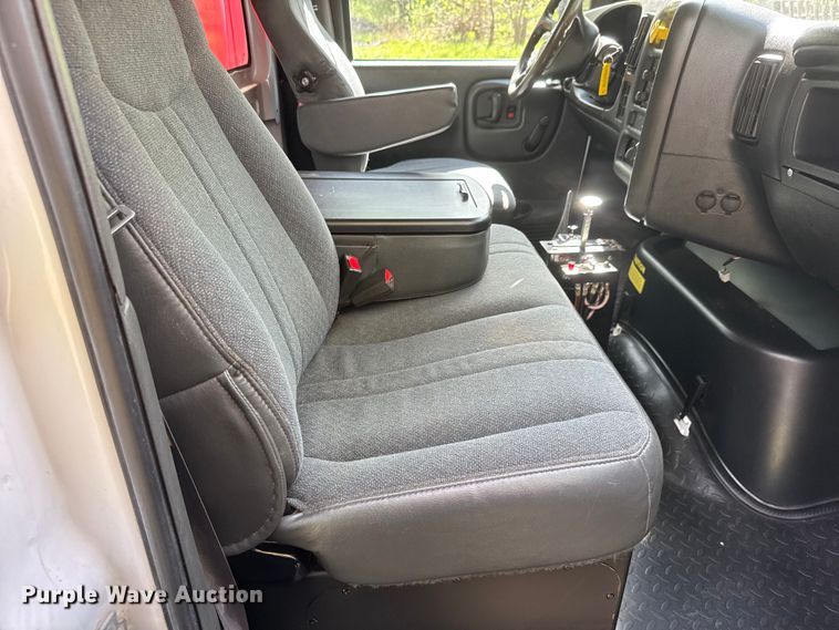 image for item ET1937 2006 Chevrolet C7500 dump truck