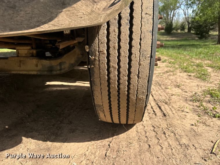 image for item ET1937 2006 Chevrolet C7500 dump truck