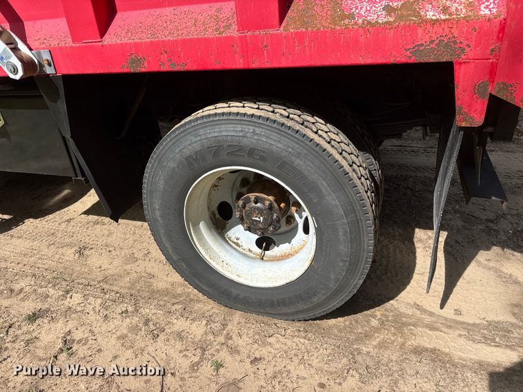 image for item ET1937 2006 Chevrolet C7500 dump truck