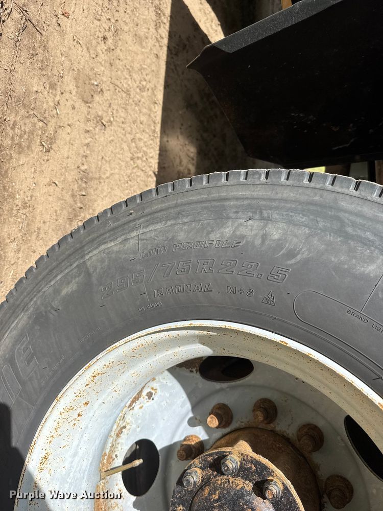 image for item ET1937 2006 Chevrolet C7500 dump truck