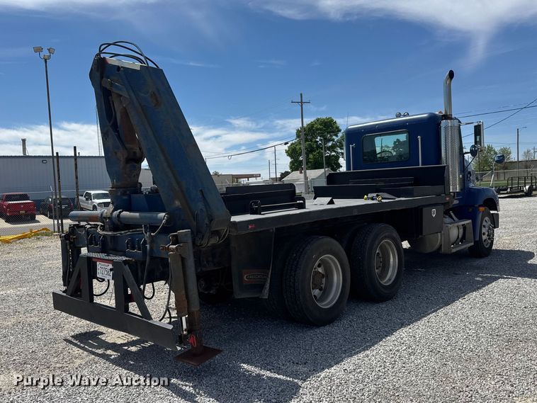 image for item ET1941 1996 Freightliner FLD 112 crane truck