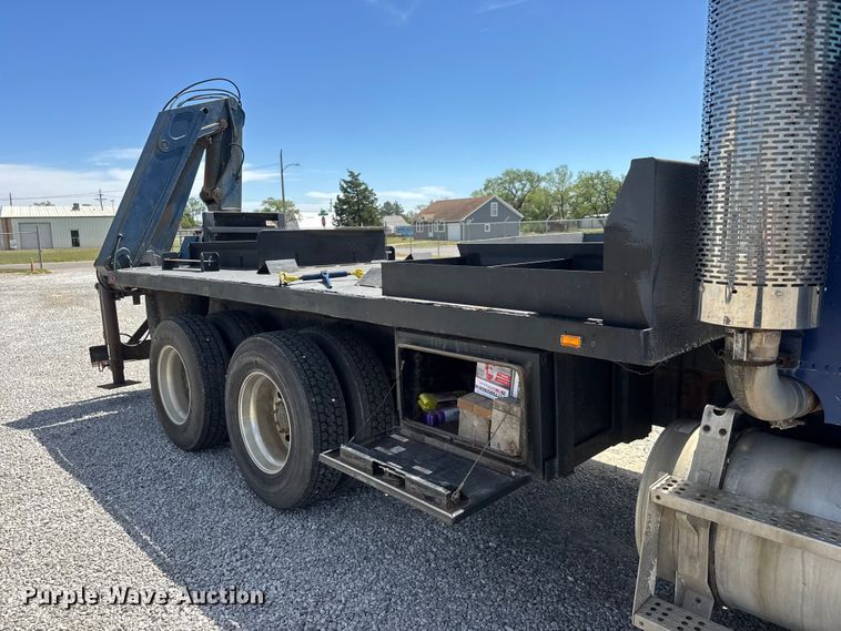 image for item ET1941 1996 Freightliner FLD 112 crane truck