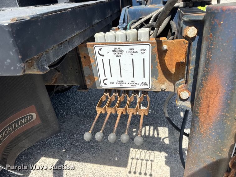 image for item ET1941 1996 Freightliner FLD 112 crane truck