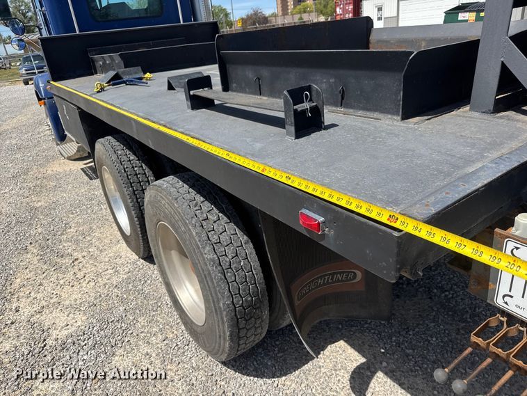 image for item ET1941 1996 Freightliner FLD 112 crane truck