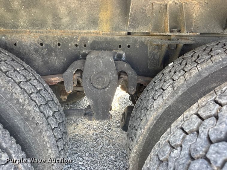 image for item ET1941 1996 Freightliner FLD 112 crane truck