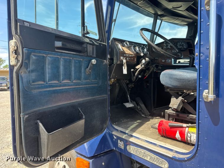 image for item ET1941 1996 Freightliner FLD 112 crane truck