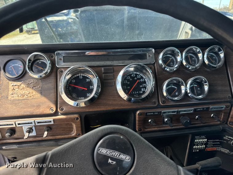 image for item ET1941 1996 Freightliner FLD 112 crane truck