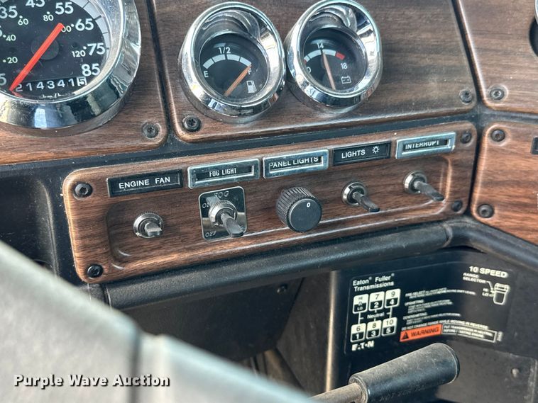 image for item ET1941 1996 Freightliner FLD 112 crane truck