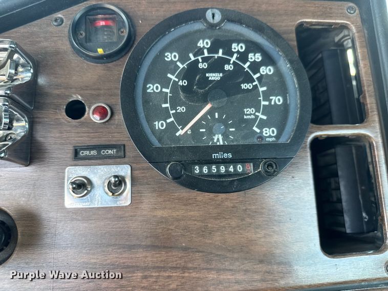 image for item ET1941 1996 Freightliner FLD 112 crane truck