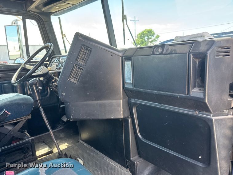 image for item ET1941 1996 Freightliner FLD 112 crane truck