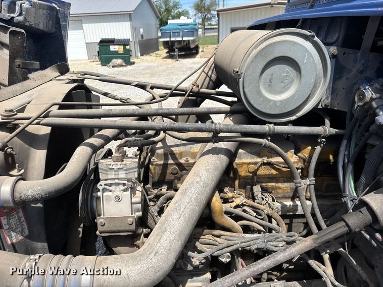 image for item ET1941 1996 Freightliner FLD 112 crane truck