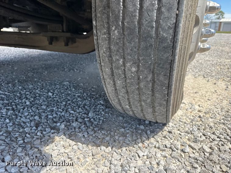 image for item ET1941 1996 Freightliner FLD 112 crane truck