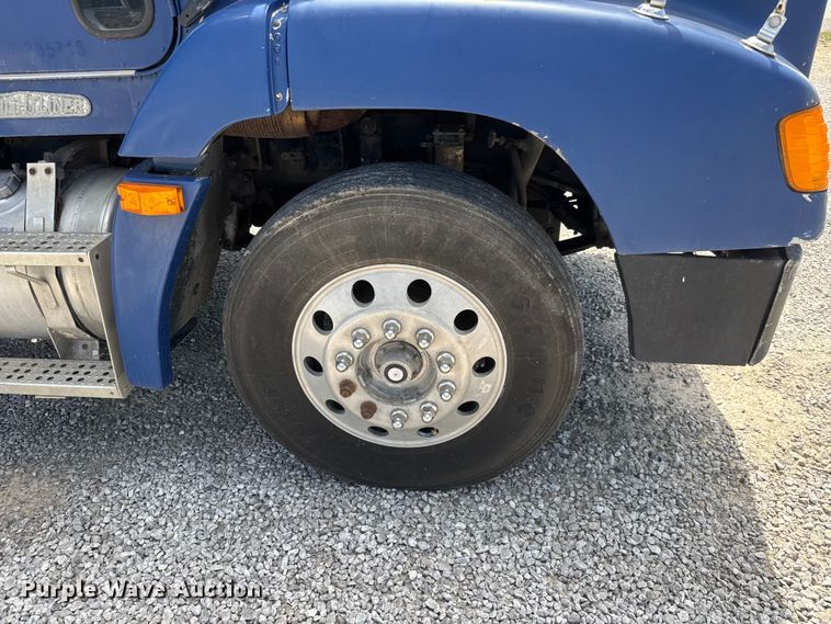 image for item ET1941 1996 Freightliner FLD 112 crane truck