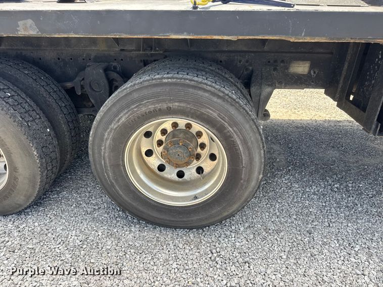 image for item ET1941 1996 Freightliner FLD 112 crane truck