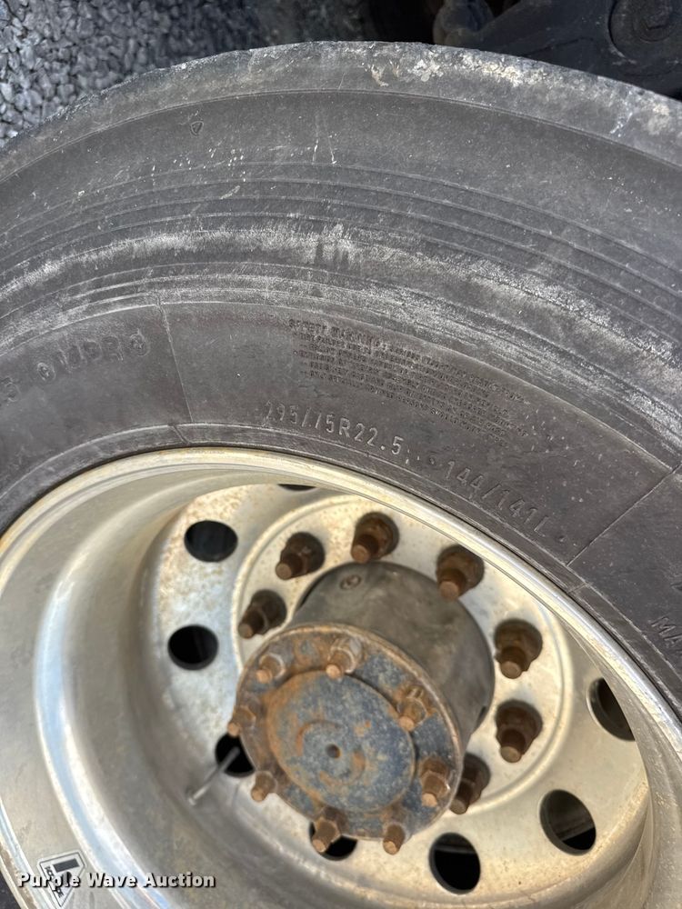 image for item ET1941 1996 Freightliner FLD 112 crane truck