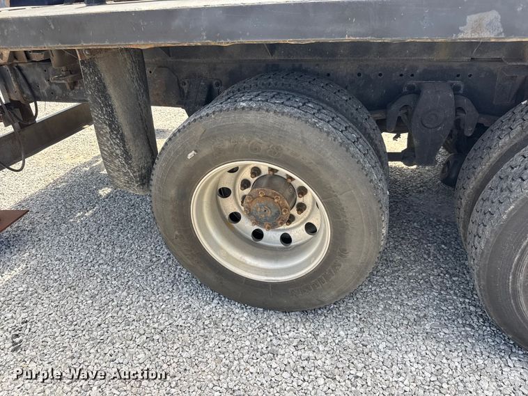 image for item ET1941 1996 Freightliner FLD 112 crane truck