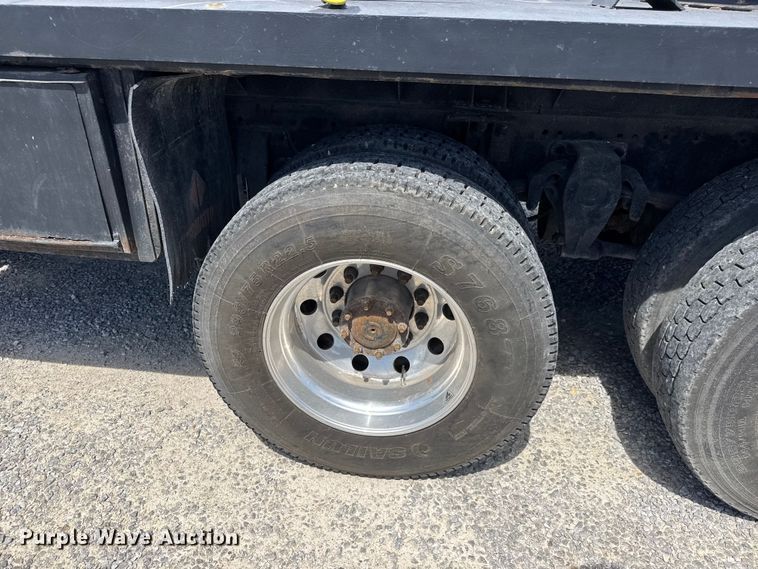 image for item ET1941 1996 Freightliner FLD 112 crane truck