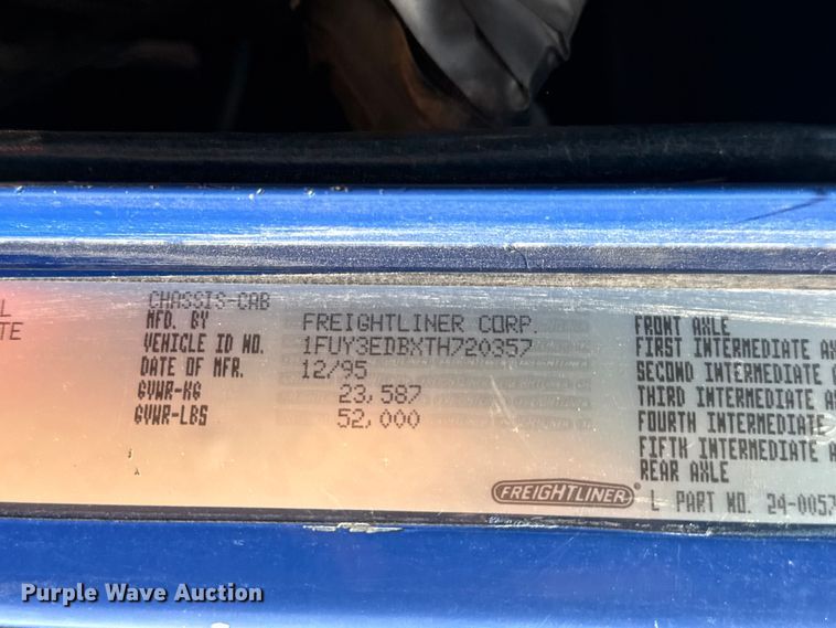 image for item ET1941 1996 Freightliner FLD 112 crane truck