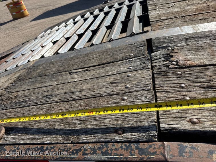 image for item ET1968 2005 Redi Haul equipment trailer