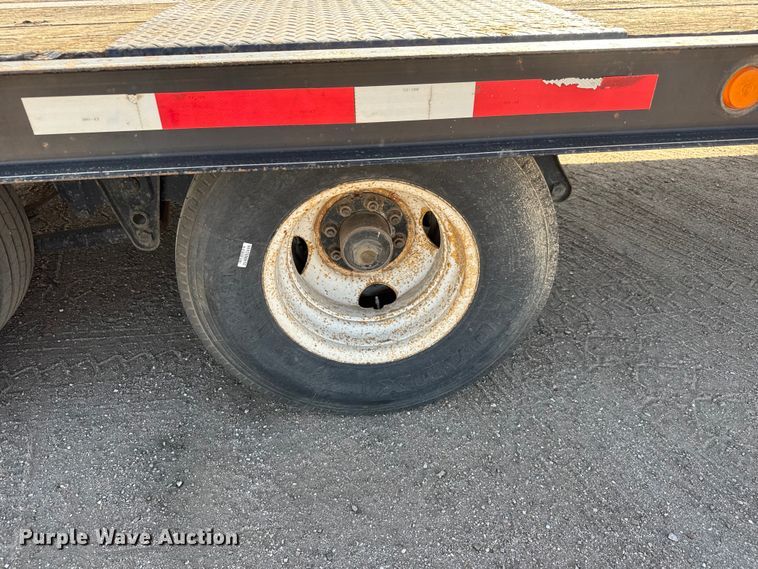 image for item ET1968 2005 Redi Haul equipment trailer