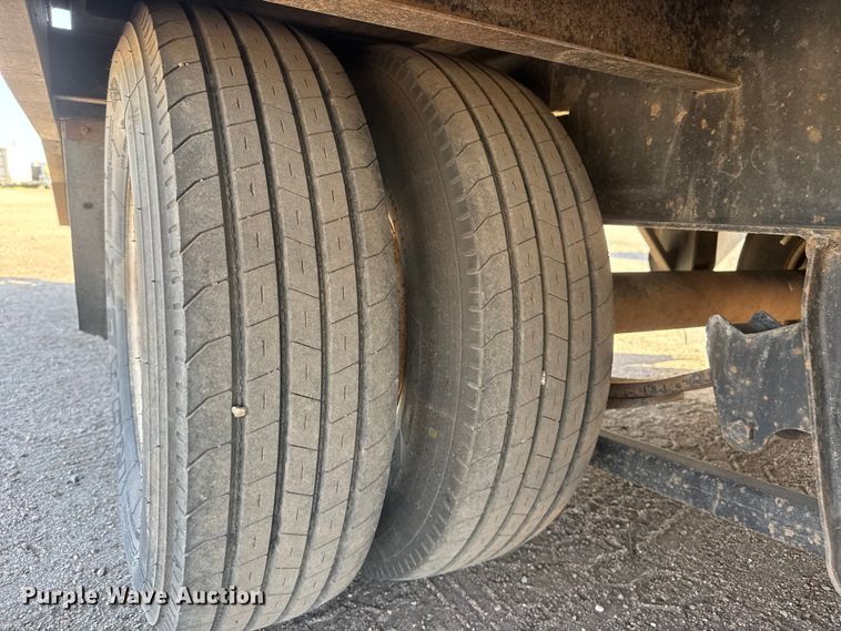 image for item ET1968 2005 Redi Haul equipment trailer