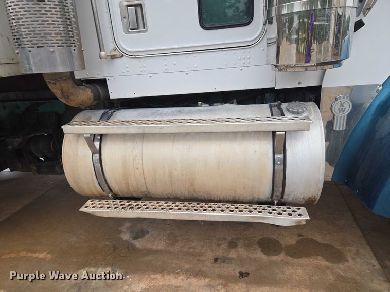 image for item ET5057 2025 Kenworth W9 Series dump truck