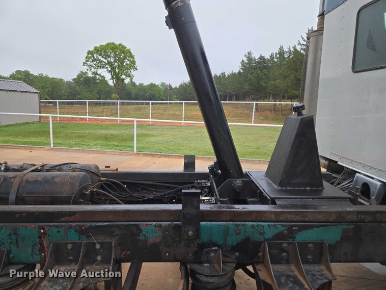 image for item ET5057 2025 Kenworth W9 Series dump truck