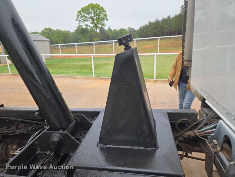 image for item ET5057 2025 Kenworth W9 Series dump truck