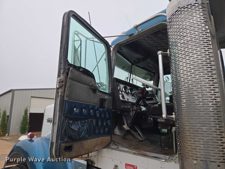 image for item ET5057 2025 Kenworth W9 Series dump truck