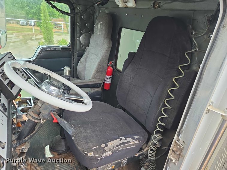 image for item ET5057 2025 Kenworth W9 Series dump truck