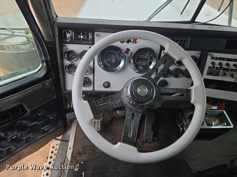 image for item ET5057 2025 Kenworth W9 Series dump truck