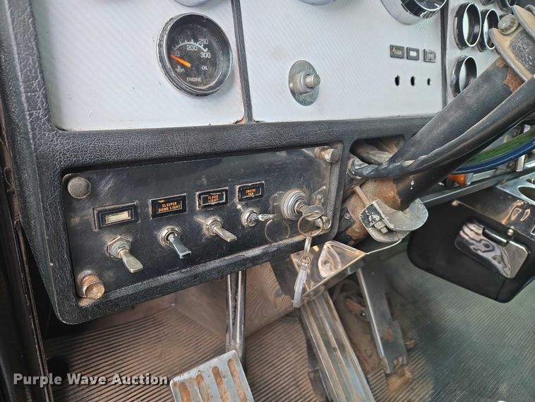 image for item ET5057 2025 Kenworth W9 Series dump truck