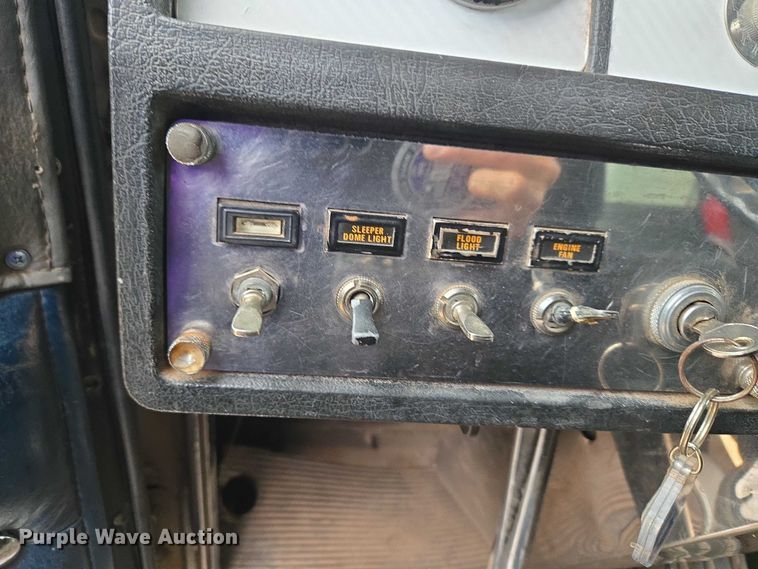 image for item ET5057 2025 Kenworth W9 Series dump truck