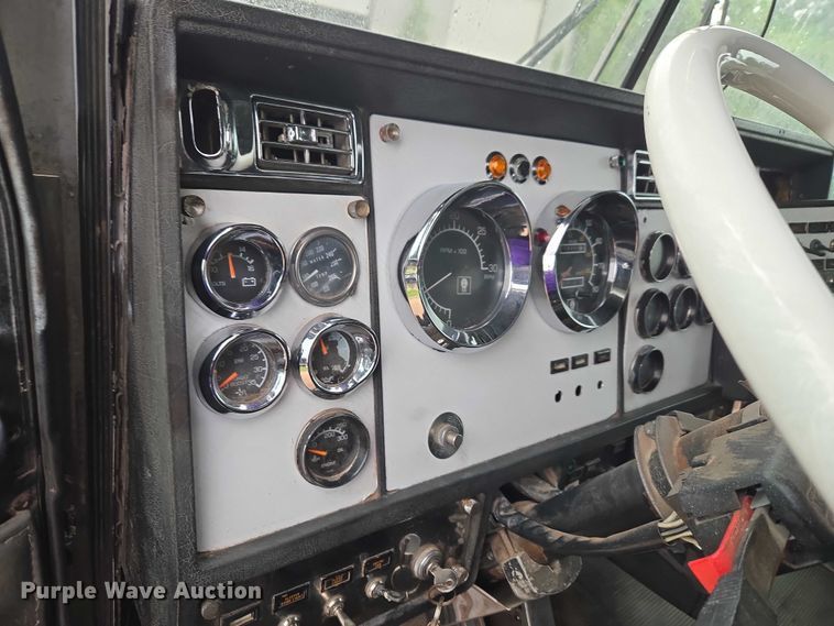 image for item ET5057 2025 Kenworth W9 Series dump truck