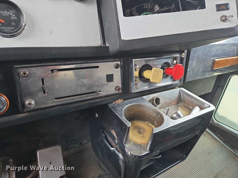 image for item ET5057 2025 Kenworth W9 Series dump truck