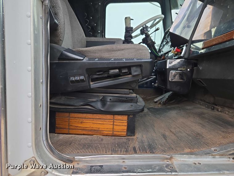 image for item ET5057 2025 Kenworth W9 Series dump truck