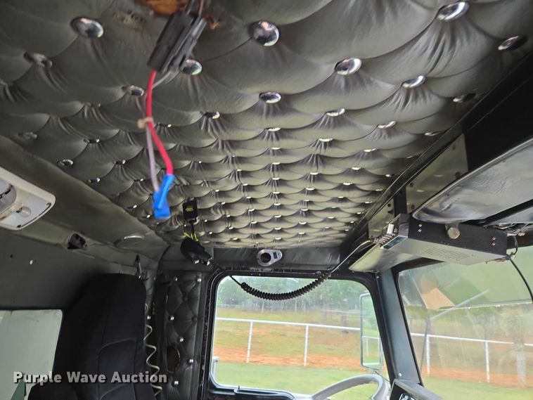 image for item ET5057 2025 Kenworth W9 Series dump truck