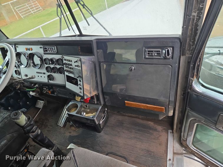 image for item ET5057 2025 Kenworth W9 Series dump truck